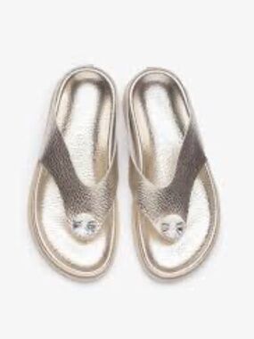 NWOT Pedro Garcia Duna Crystal thong gold metallic leather Size EU 36.5/US 6.5